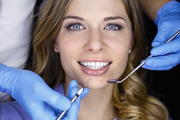 Precios de implantes dentales ¿Factores que influyen?