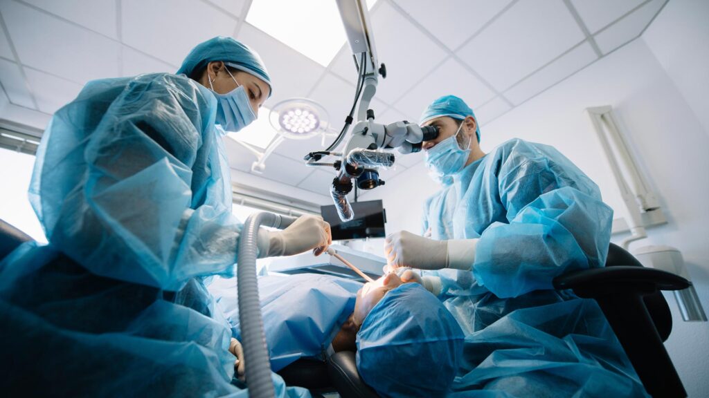 Implantes de Titanio: Recupera tu sonrisa y tu masticación 1 implantologia - Blog de Clínica Dental Badanelli